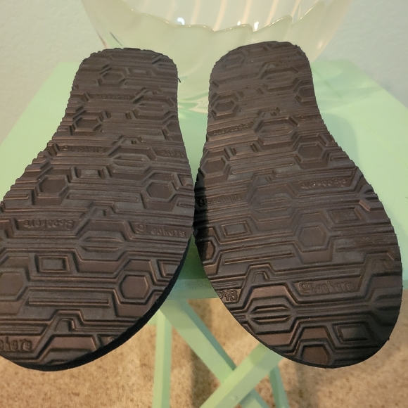 Skechers White Sandals with Silver Embellishments - Picture 4 of 4